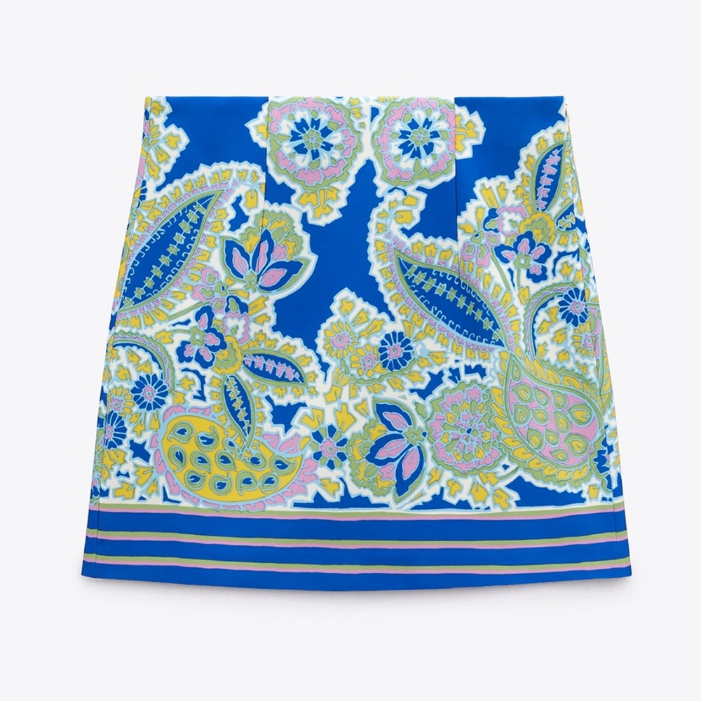 Zara Short Printed Skirt Size Large